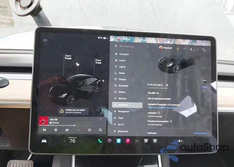 2018 Tesla Model 3 Long Range/Mid Range из США, поврежденный, VIN 5YJ3E1EA8JF016150